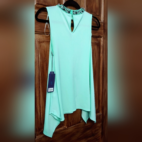 ✨️Final Price✨️NWT JLO Mint Jewel Embelleshied Neckline Sleeveless Blouse Sz S - Picture 2 of 5